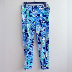 Lilly Pulitzer barely worn leggings, size large, navy blue background